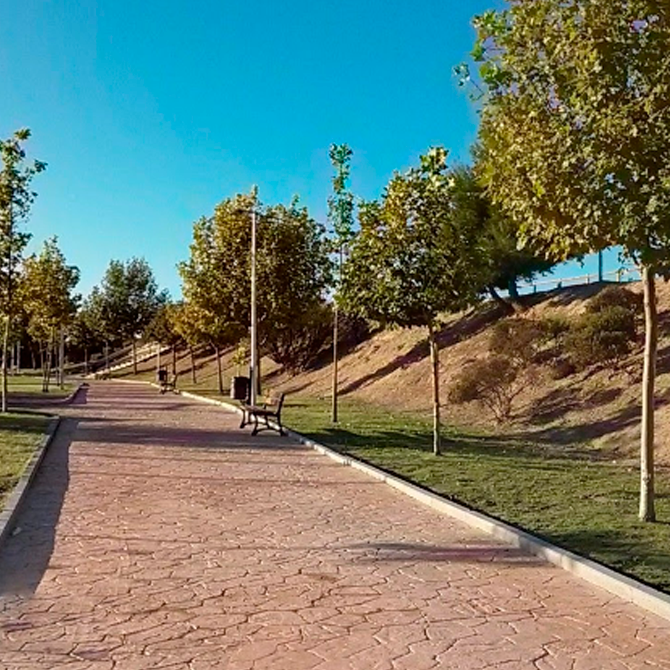 servicios hormigon impreso hormigon pulido resina epoxi alcala de henares y madrid parque ayuntamiento de cobeña 2