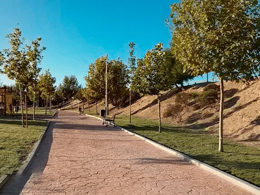 servicios hormigon impreso hormigon pulido resina epoxi alcala de henares y madrid parque ayuntamiento de cobeña 2